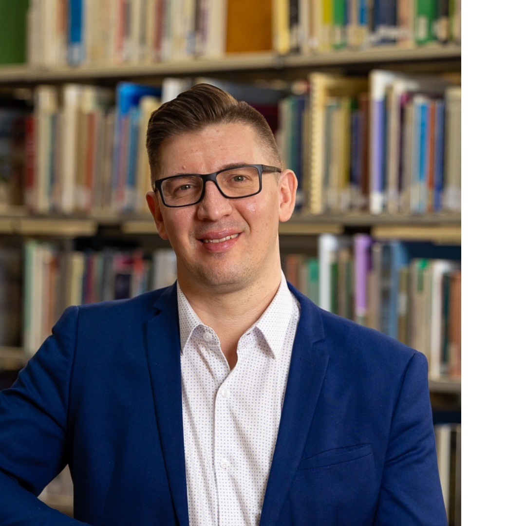 Headshot of Émir Delic
